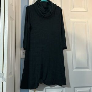Long sleeve green and black dress with removable scarf